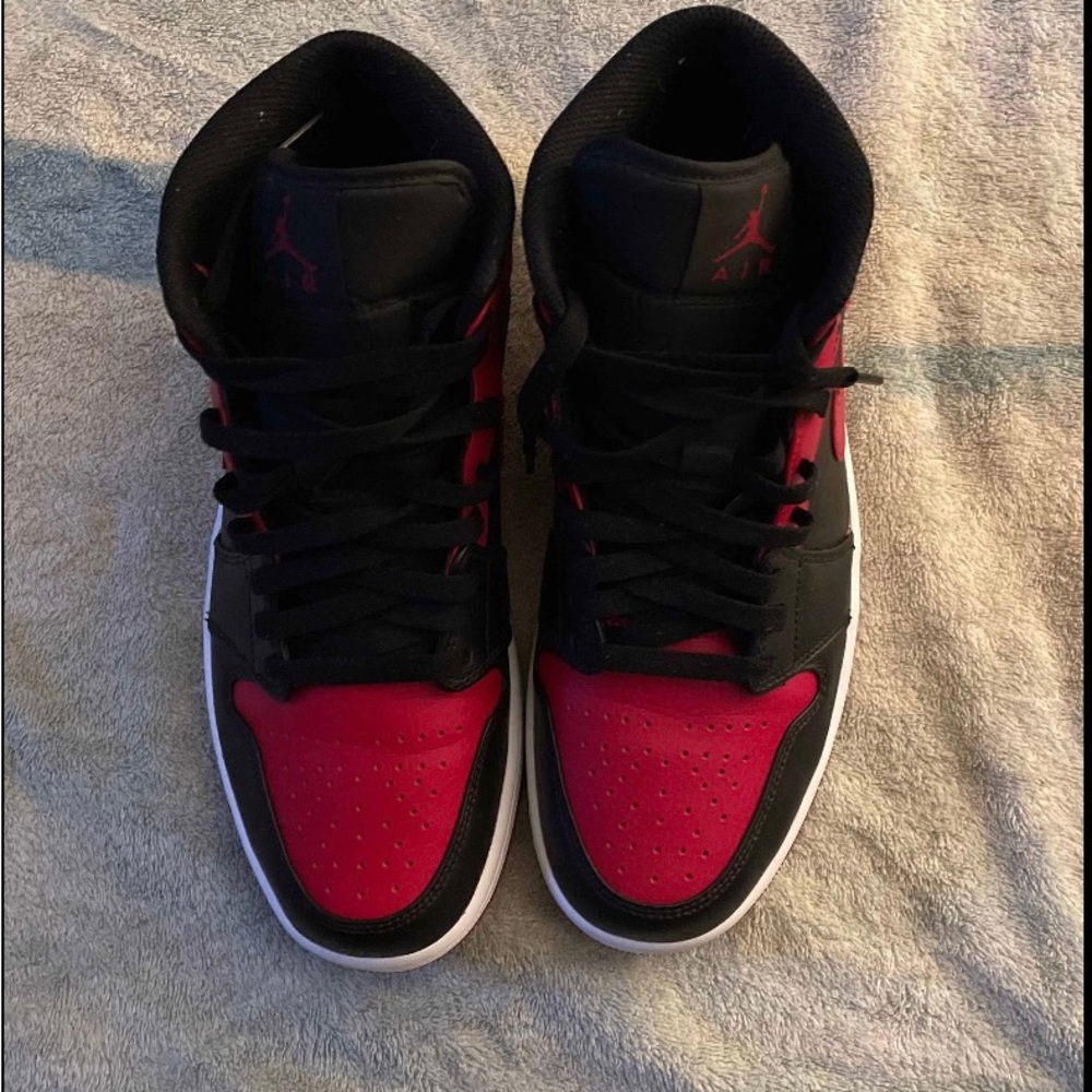 AIR JORDAN 1 Mid Banned Us M 9.5 - Picture 3 of 8